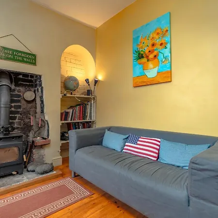 Colourful Victorian Cottage, Wood Burner, Garden Bristol