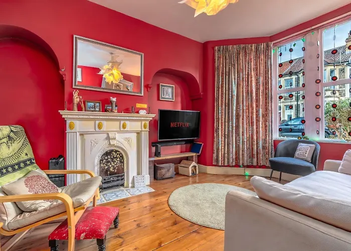 Colourful Victorian Cottage, Wood Burner, Garden Ferienhaus Bristol