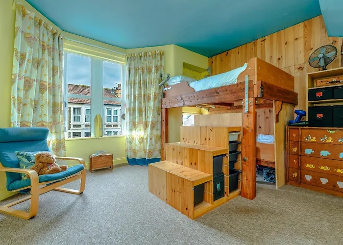 Colourful Victorian Cottage, Wood Burner, Garden Ferienhaus *