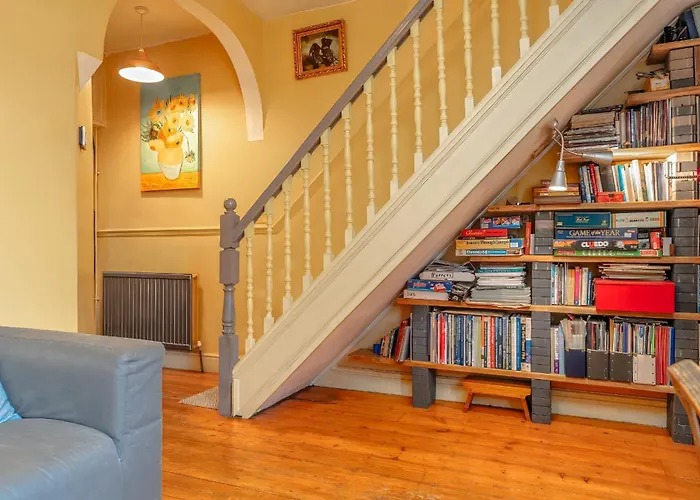 Colourful Victorian Cottage, Wood Burner, Garden Ferienhaus