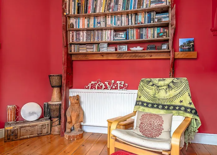 Colourful Victorian Cottage, Wood Burner, Garden * Bristol