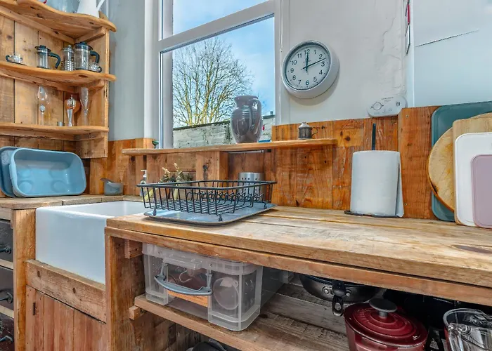 Ferienhaus Colourful Victorian Cottage, Wood Burner, Garden *