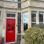 Colourful Victorian Cottage, Wood Burner, Garden Bristol