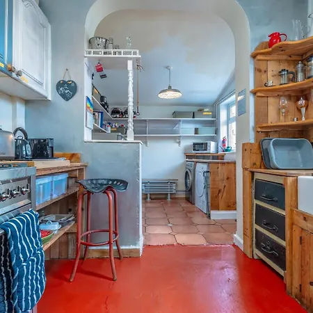 Dom wakacyjny Colourful Victorian Cottage, Wood Burner, Garden Bristol