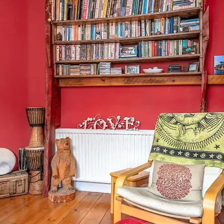 Colourful Victorian Cottage, Wood Burner, Garden * Bristol