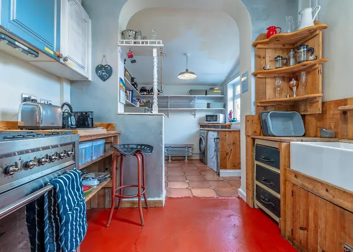 Dom wakacyjny Colourful Victorian Cottage, Wood Burner, Garden Bristol