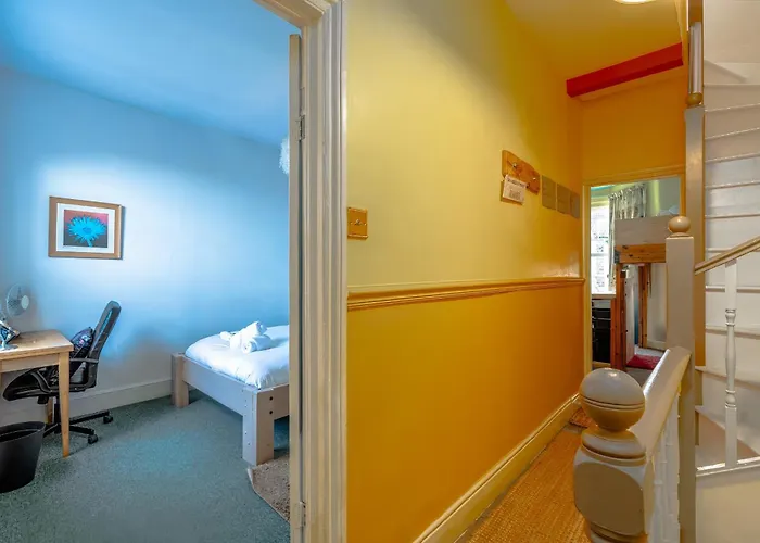 Colourful Victorian Cottage, Wood Burner, Garden Dom wakacyjny Bristol