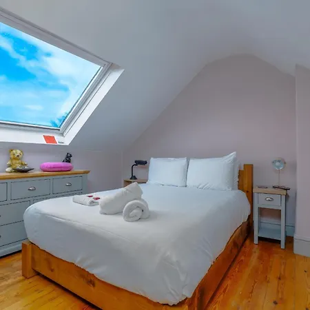 Prázdninový dům Colourful Victorian Cottage, Wood Burner, Garden *