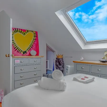 Nyaraló Colourful Victorian With Sunny Garden Bristol