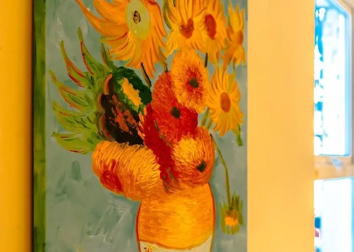 Nyaraló Colourful Victorian With Sunny Garden *