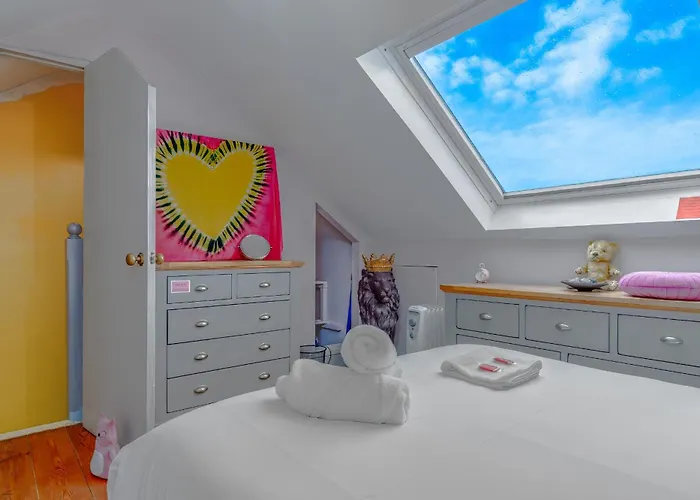 Prázdninový dům Colourful Victorian Cottage, Wood Burner, Garden Bristol